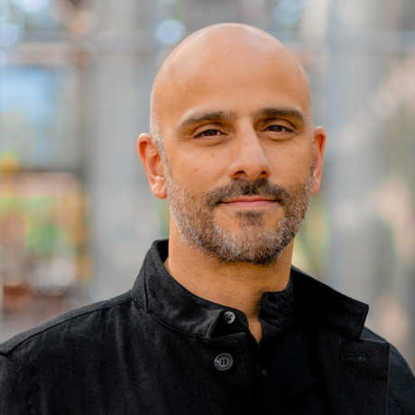 Portrait of Sina Mossayeb, Phd, Cal Academy's Chief Innovation Officer